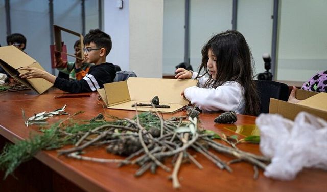 Bursa’da çocuklar ‘bir günlüğüne mimar oluyor’: Hayal evlerini tasarladılar