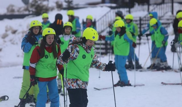 Bursa’da “1000 çocuk kayak” projesi bu yıl da devam ediyor