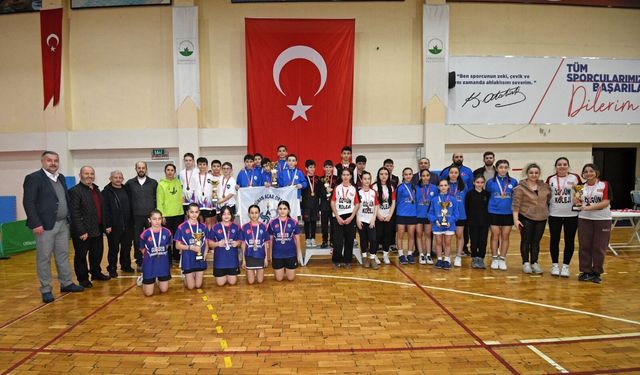 Osmangazi'de badminton heyecanı zirveye taştı