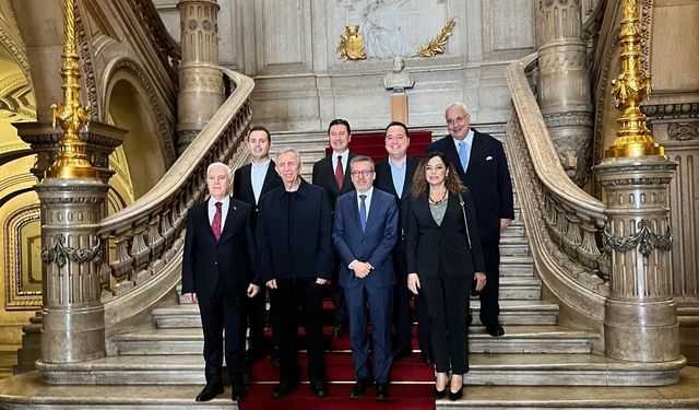 Mustafa Bozbey Avrupa’da Tarihi Kent Modelini İnceledi