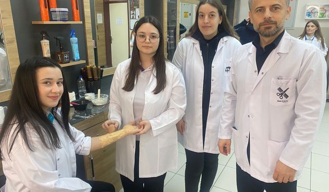 Köpüklü Balonu Patlatmadan Jiletle Tıraş Sınavı