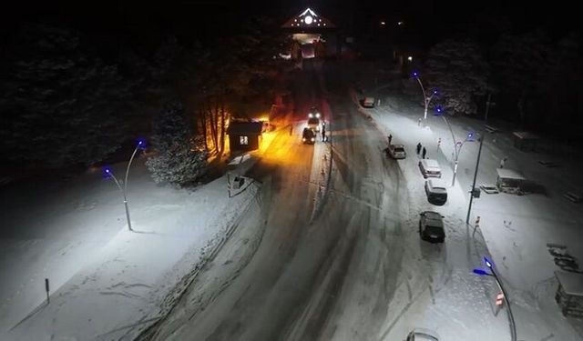 Uludağ’da kış şartları ağırlaştı: Kar kalınlığı 160 santimetre, ekipler teyakkuza geçti
