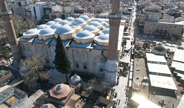 Ramazan'ın ilk Cuma'sı Ulucami doldu taştı