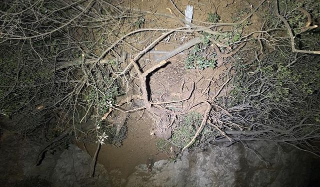 Bursa Mudanya güzelyalı burgaz’da toprak kayması: yol trafiğe kapatıldı