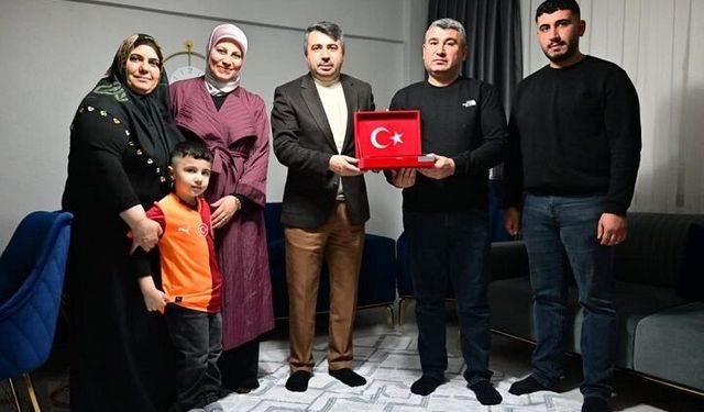 Yıldırım Belediye Başkanı Oktay Yılmaz, Ramazan’da şehit ailelerini ziyaret etti
