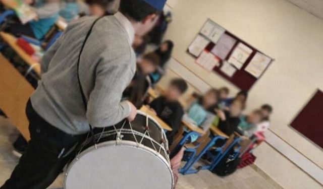 Bursa’da öğretmen Ramazan davulcusunu sınıfa almadı