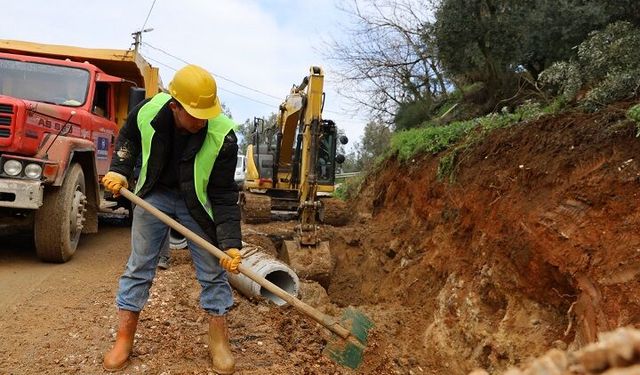 Bursa Büyükşehir Belediyesi İznik Müşküle Mahallesi’nde altyapıyı baştan yeniliyor