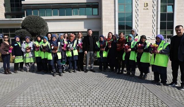 Bursa Büyükşehir Belediyesi kadın çalışanların 8 Mart Dünya Kadınlar Günü’nü kutladı