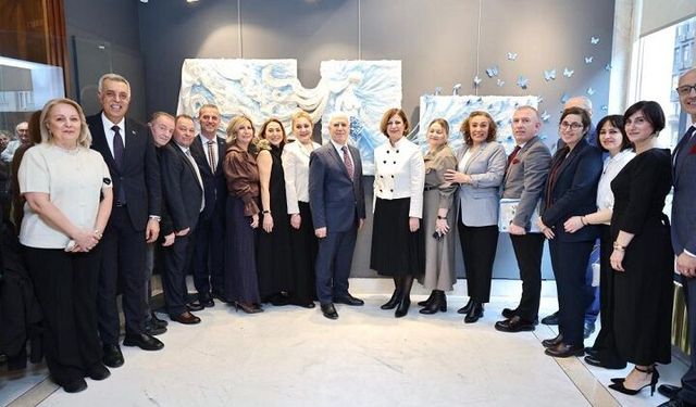 Bursa’da ‘Efsanelerle İpek’ sergisi açıldı