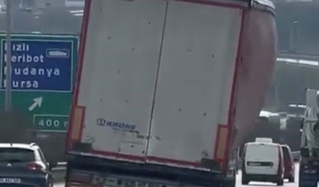 Bursa'da tır yan şekilde ilerledi