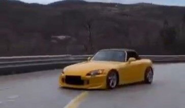 Drift atan otomobil, sosyal medya devriyesine takıldı