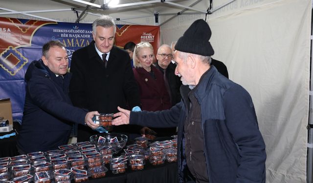 Gemlikliler iftar sofrasında buluştu