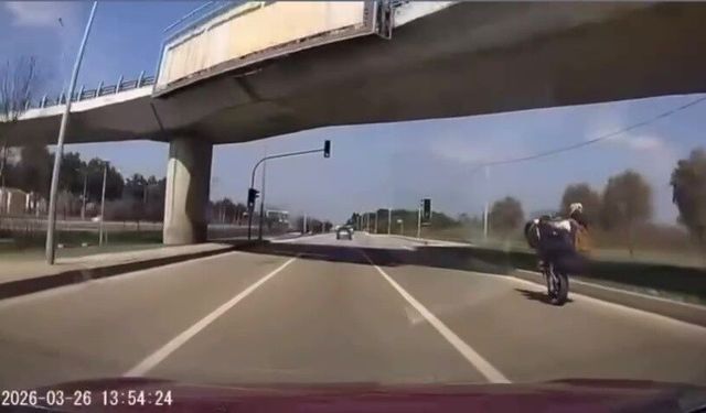 Bursa’da Akılalmaz Motosiklet Şovu Kameraya Yansıdı