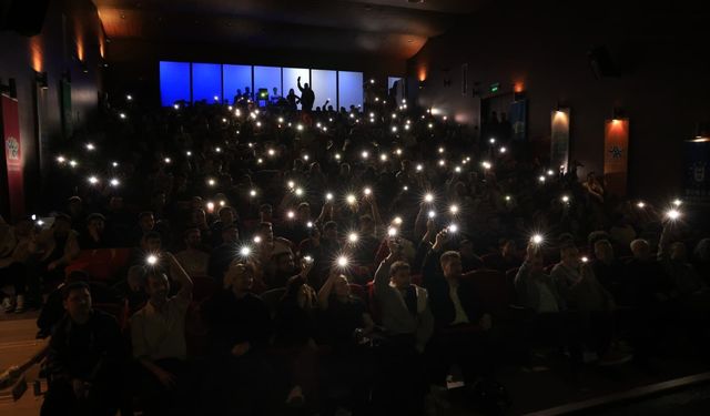 Bursa'da dev ekranda milli coşku