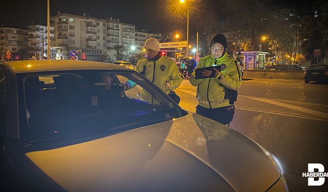Bursa'da gece trafik denetimi: 71 Kişi kontrol edildi