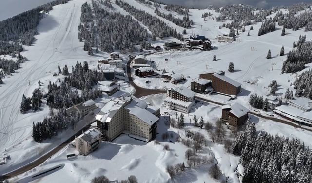 Uludağ’da Sezon Uzadı: Nisan’da 2 Metre Kar