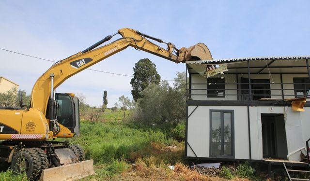 Gölyazı’da kaçak yapılara geçit yok
