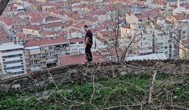 Tophane'de elinde jiletle surlara çıktı