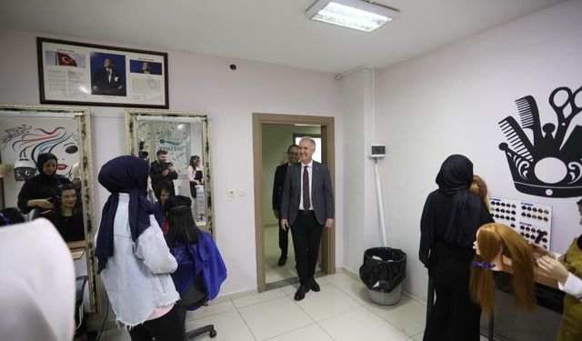 Başkan Taban'dan İNESMEK kursiyerlerine ziyaret