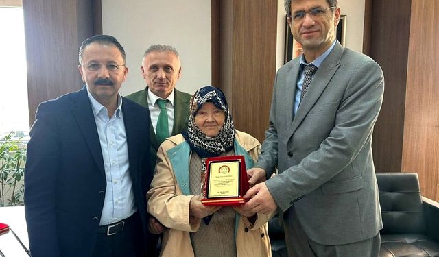 Gurbetçi anne ve oğlundan memleketine sağlık desteği