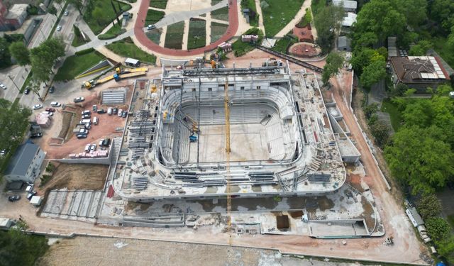 Atatürk Spor Salonu hızla yükseliyor