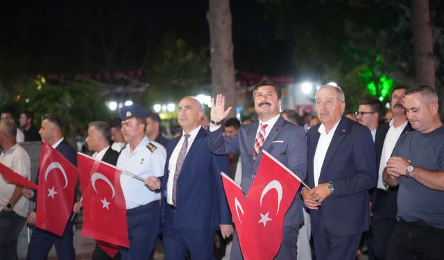Başkan Ercan Özel: “15 Temmuz; Türk milletinin vatanını, bayrağını, ezanını savunduğu destansı bir direniştir”
