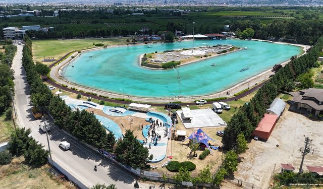 Bursa'da kaykay tutkunları büyük finalde buluştu