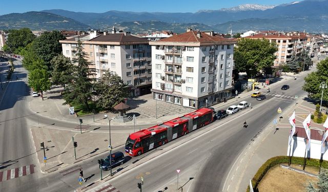 Bursa'nın metrobüsü ilk kez İnegöl'de görücüye çıktı