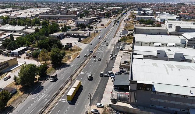 İnegöl Belediyesi asfaltlama çalışmasına devam ediyor