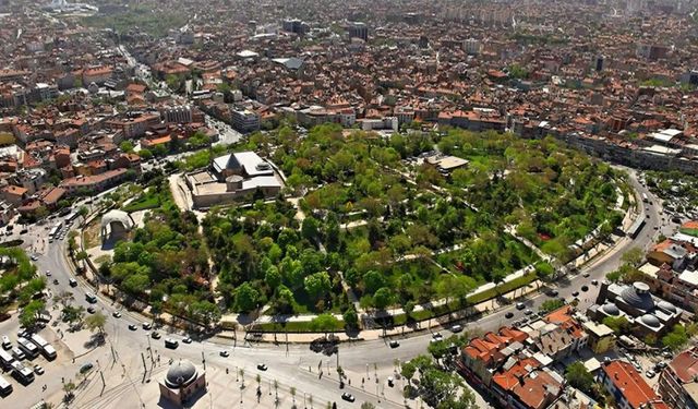 Bir Ömür Boyu Biriktirip Şehrine Bağışladı