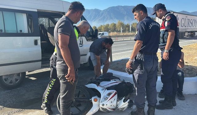 Bursa'da motosikletteki 2 kişi ölümden böyle döndü