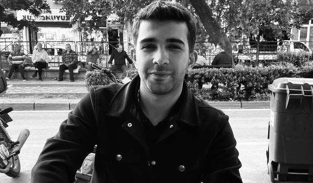 Bursa’da iki otomobil kafa kafaya çarpıştı: 1 ölü, 1 ağır yaralı