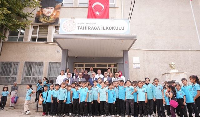 Yıllar önce öğrenciydi, şimdi başkan olarak aynı okulda