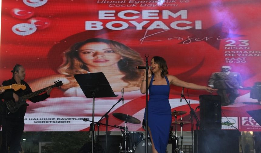 23 Nisan kutlamaları Ecem Boyacı konseri ile taçlandı