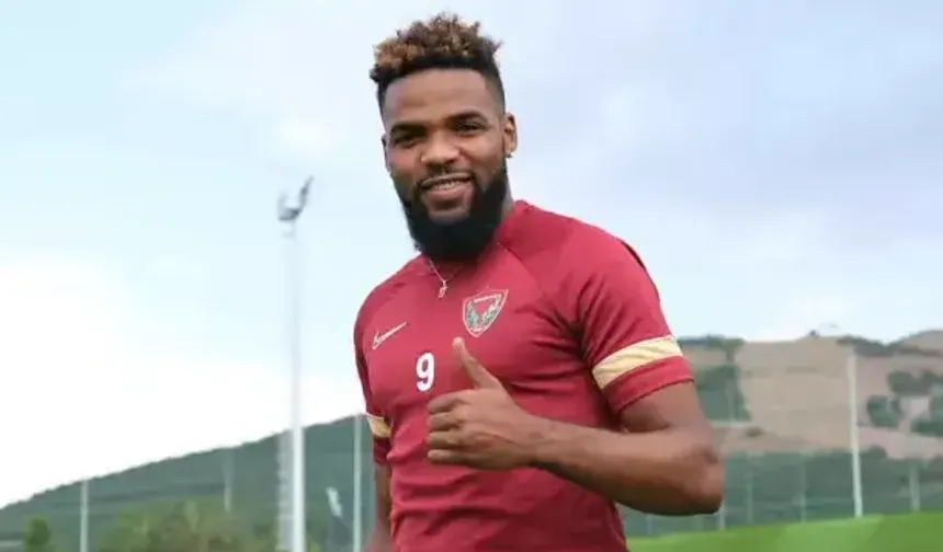 Süper Lig'in eski yıldızı 11. kattan düşerek hayatını kaybetti