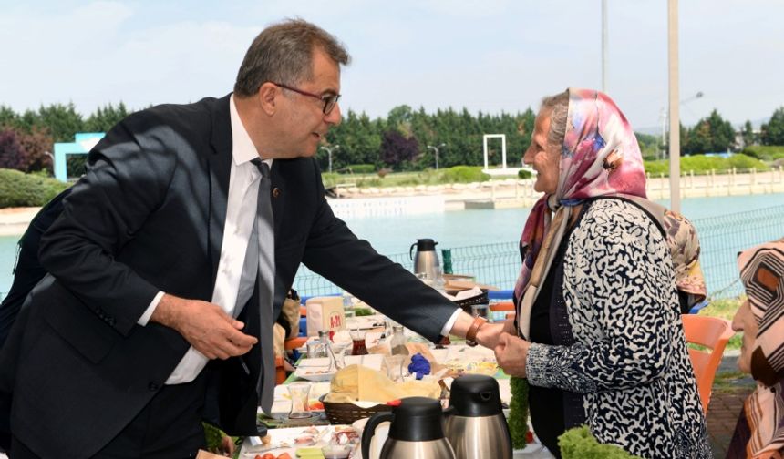 Alzheimer hastaları için Anneler Günü kutlaması