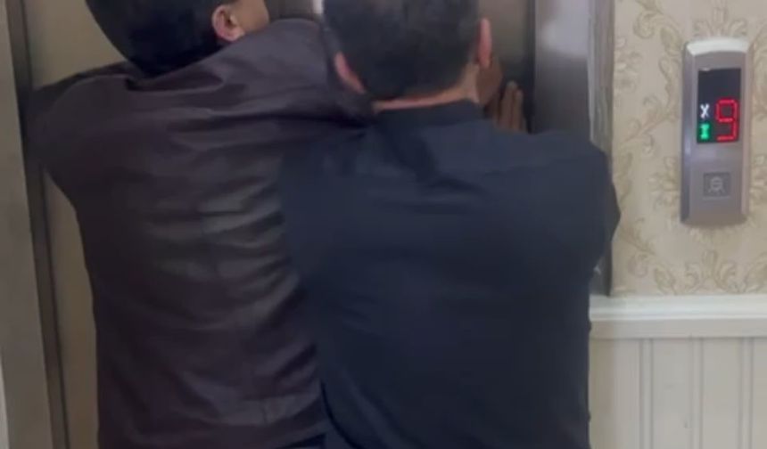 Düğüne gelen davetliler asansörde mahsur kaldı