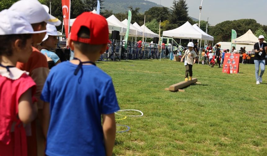Bursa Uluslararası Spor Festivali’nde çocuklar doyasıya eğlendi