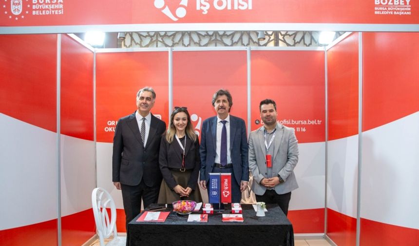 Bursa Büyükşehir, kariyer yolculuğunda gençlerin yanında