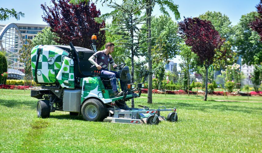Büyükşehir ile parklar yaza hazır