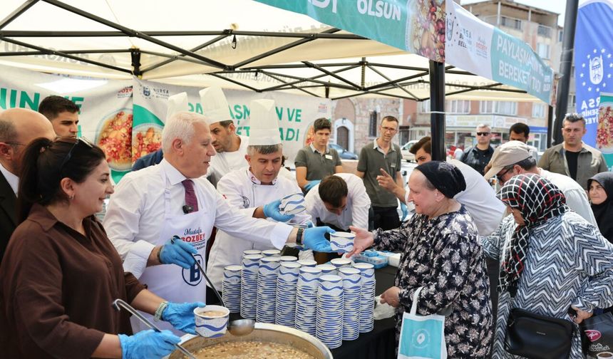 Bursa'da aşure geleceği yaşatılıyor
