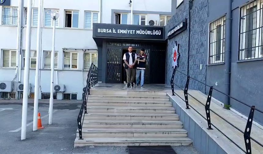 Bursa’da yaşlı adamı 5 milyon lira dolandırdılar