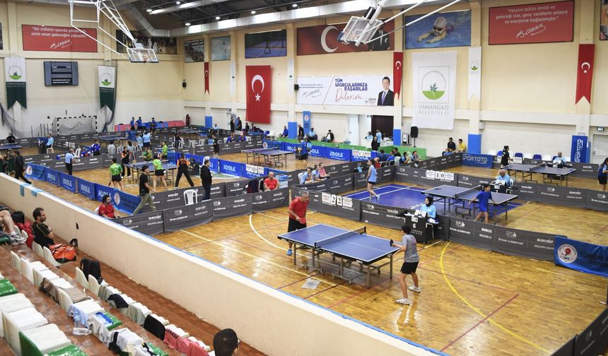 Osmangazi Belediyesi masa tenisine ev sahipliği yaptı