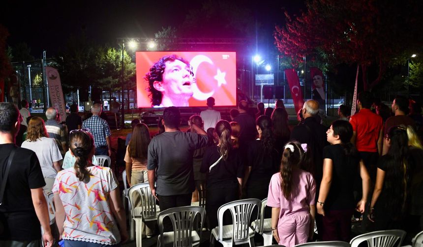 Osmangazi Belediyesi milli heyecanı meydanlara taşıdı