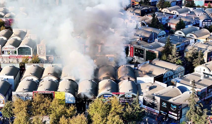 İSTOÇ'ta yangın: 17 işyeri hasar gördü