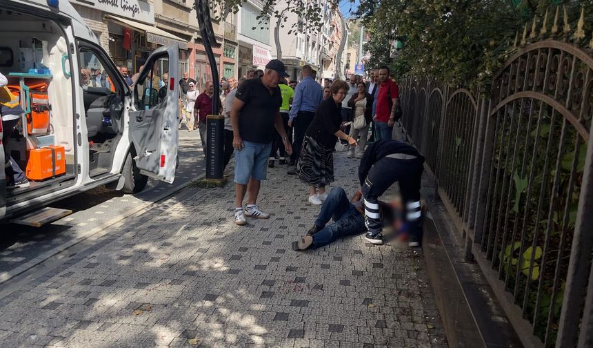Aldığı evi başkasına satan müteahhiti sokak ortasında bıçakladı