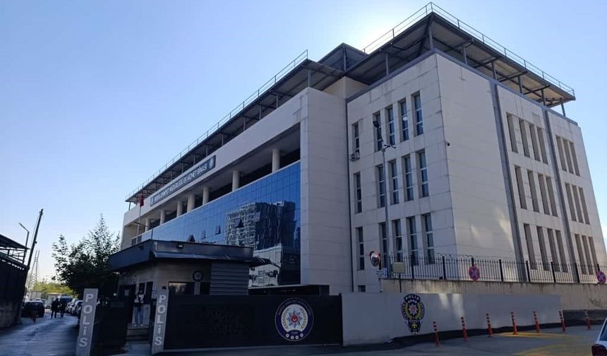 CHP'li eski belediye başkanı ve eşi de gözaltında