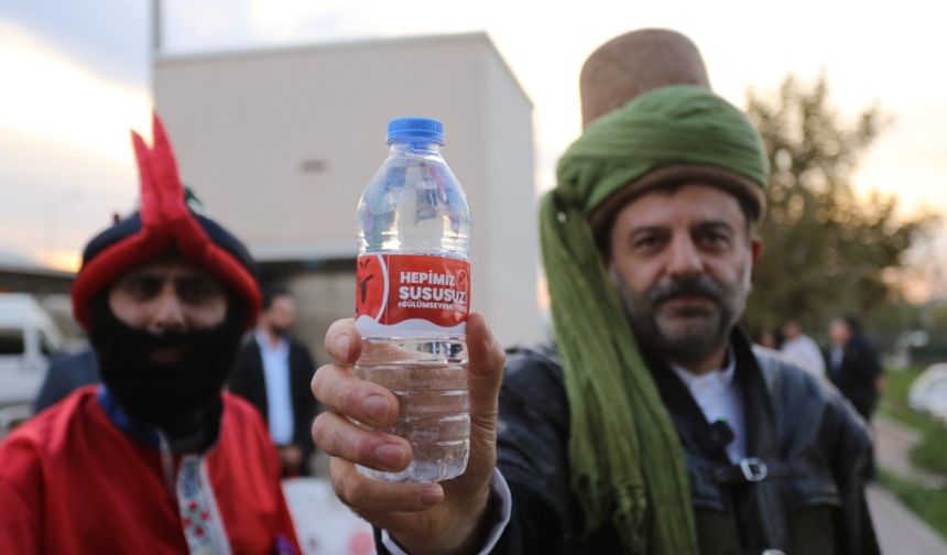 Gürsu'da Başkan Işık Evliya Çelebi oldu su dağıttı