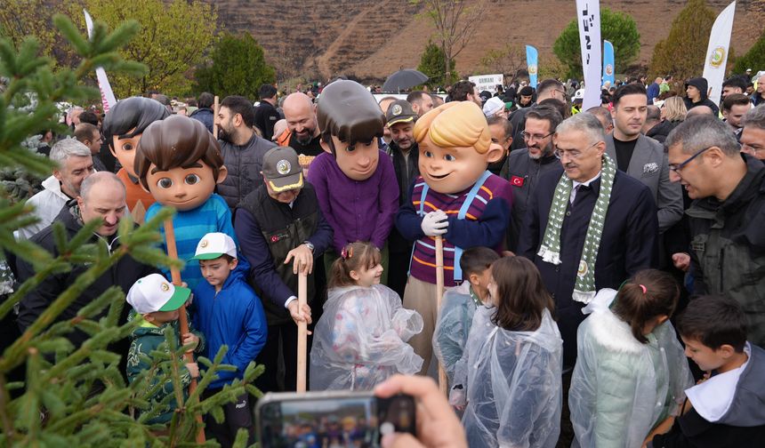 Gürsu tek yürek oldu, binlerce fidanla doldu