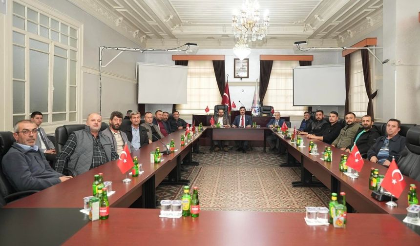 Başkan Ercan Özel Mahmudiye’nin ihtiyaçlarını mahalleliyle masaya yatırdı